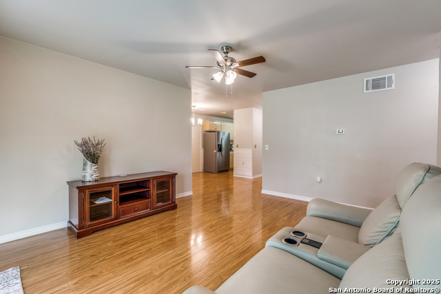 9825 Meadow Hill, Converse, Texas image 5