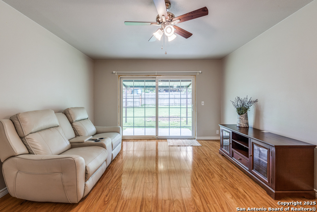 9825 Meadow Hill, Converse, Texas image 7
