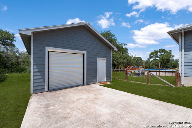 315 Log Cabin, Poteet, Texas image 42