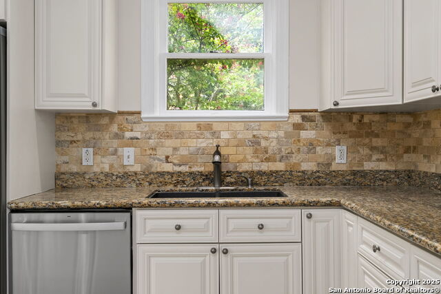 300 E Lullwood, San Antonio, Texas image 15