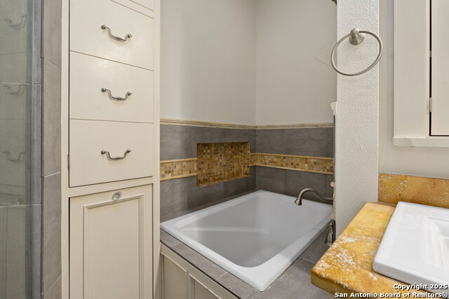 300 E Lullwood, San Antonio, Texas image 21