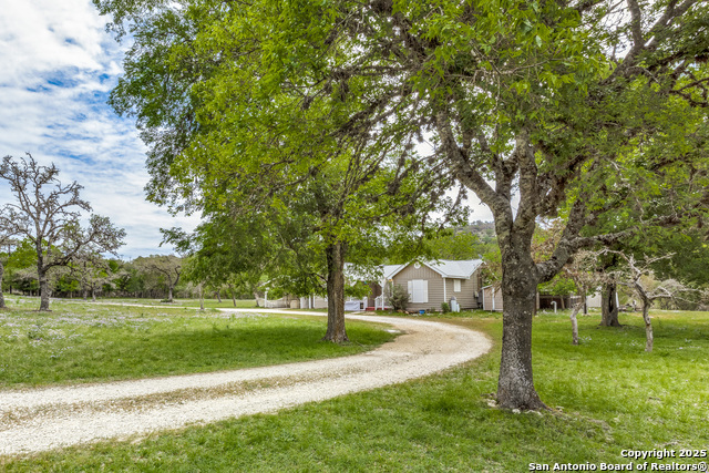 143 Platten Creek, Boerne, Texas image 2