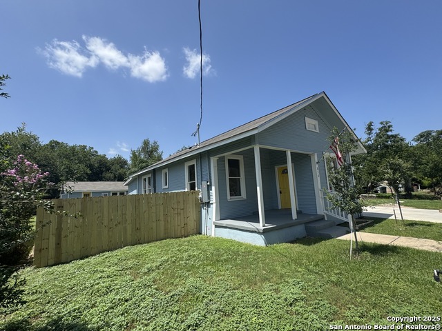 515 Mitchell Ave, Seguin, Texas image 1