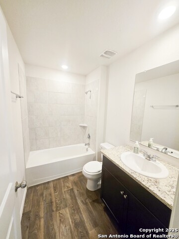 437 Middle Green, Floresville, Texas image 18