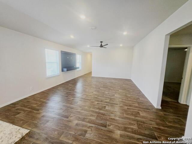 437 Middle Green, Floresville, Texas image 5