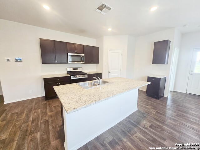 437 Middle Green, Floresville, Texas image 6
