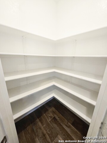 437 Middle Green, Floresville, Texas image 7