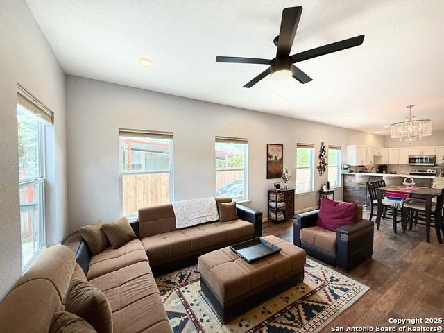 326 Connelly, San Antonio, Texas image 6