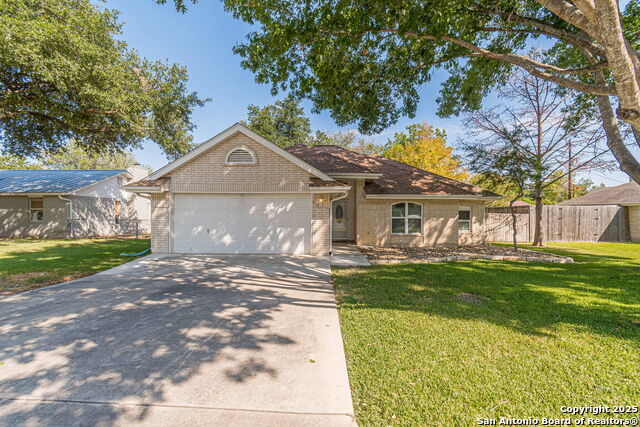 934 Lazy, New Braunfels, Texas image 1