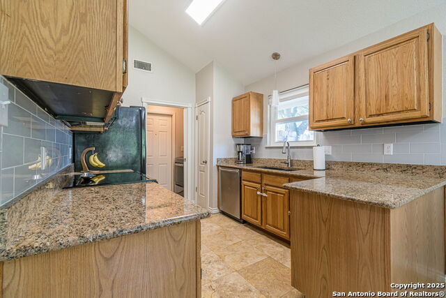 934 Lazy, New Braunfels, Texas image 15