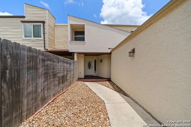 1770 Thousand Oaks, San Antonio, Texas image 1