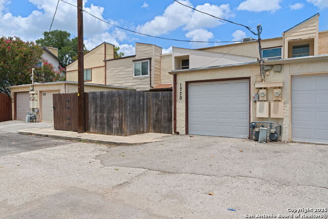 1770 Thousand Oaks, San Antonio, Texas image 4