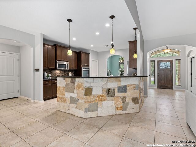 711 Best Way, San Antonio, Texas image 10