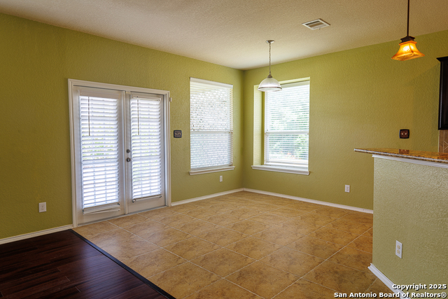 708 Clearbrook Avenue, Schertz, Texas image 9