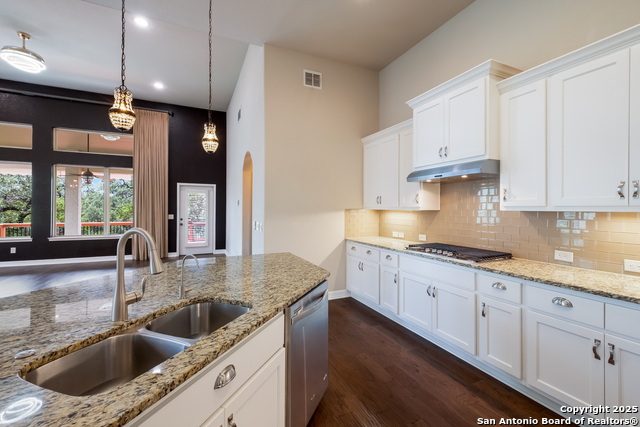 1906 Worsham, San Antonio, Texas image 13