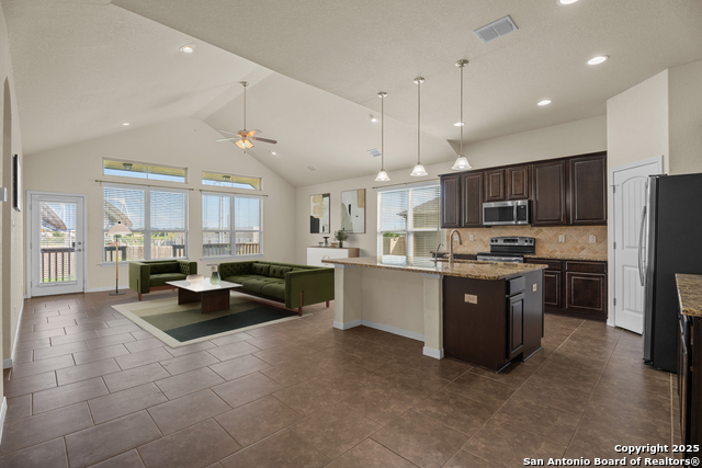 3546 High Cloud, New Braunfels, Texas image 5