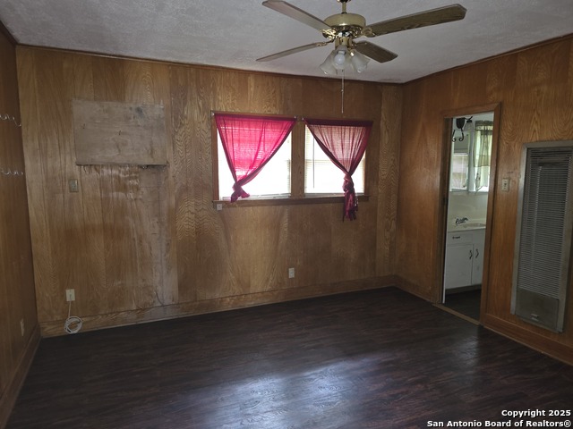 124 Moore, Seguin, Texas image 11