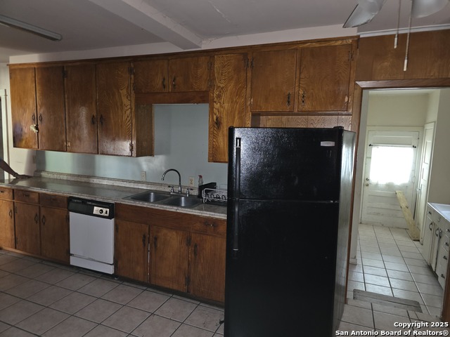 124 Moore, Seguin, Texas image 16