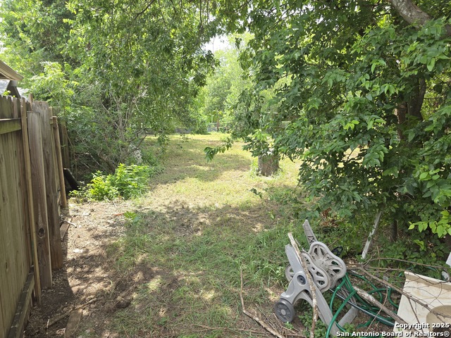 124 Moore, Seguin, Texas image 4