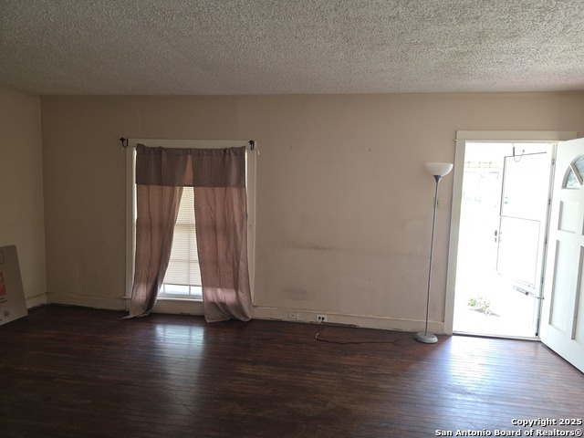 124 Moore, Seguin, Texas image 5