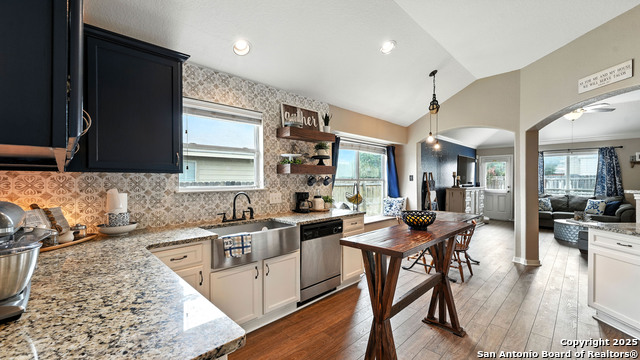 427 Roadrunner, New Braunfels, Texas image 28