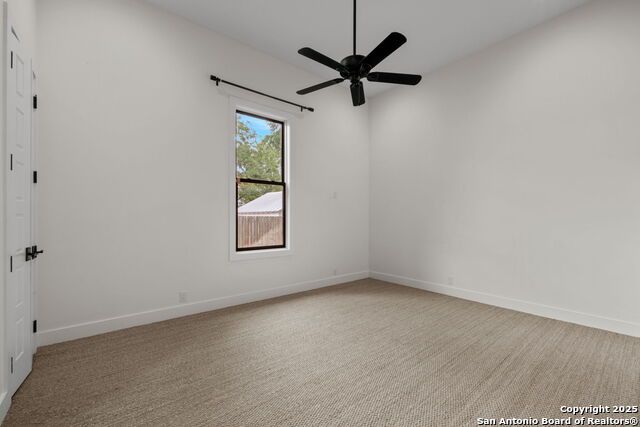 509 W Austin St, Fredericksburg, Texas image 25