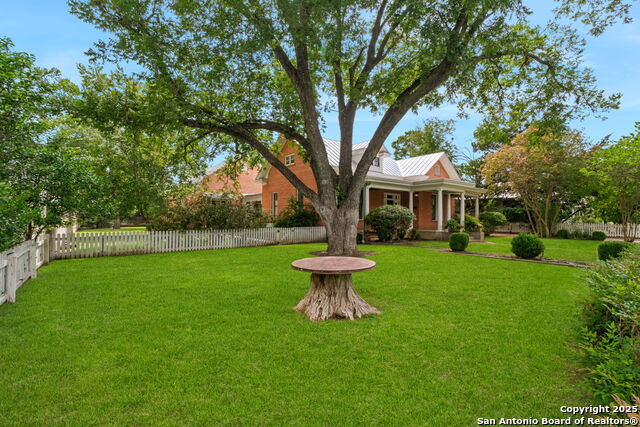 509 W Austin St, Fredericksburg, Texas image 38