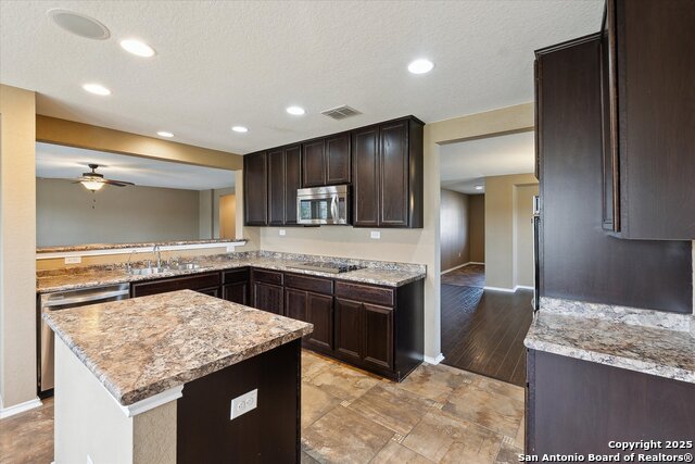 7503 Copper Meadow, Converse, Texas image 17
