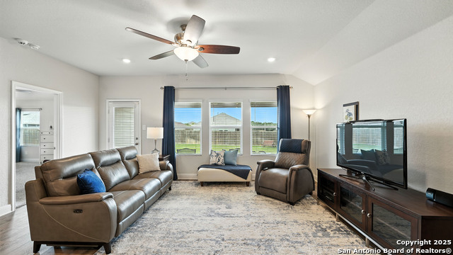 1301 Parkwood, Seguin, Texas image 9