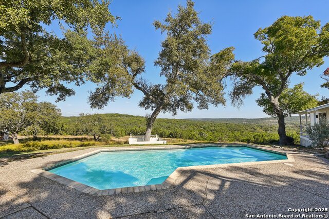560 Stoney Ridge, Bulverde, Texas image 2