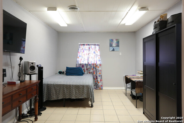 246 Flintstone Ln, Universal City, Texas image 10