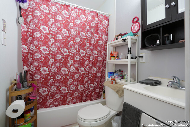 246 Flintstone Ln, Universal City, Texas image 11