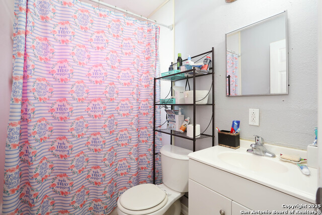 246 Flintstone Ln, Universal City, Texas image 16