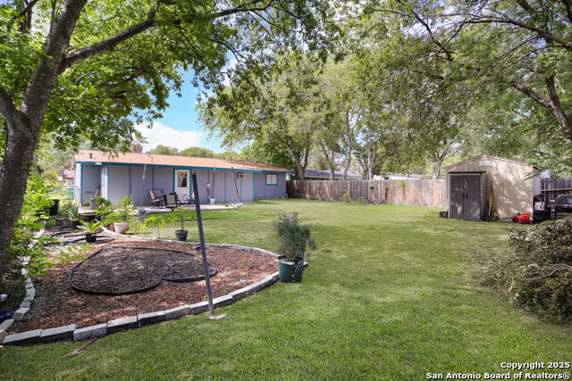 246 Flintstone Ln, Universal City, Texas image 25