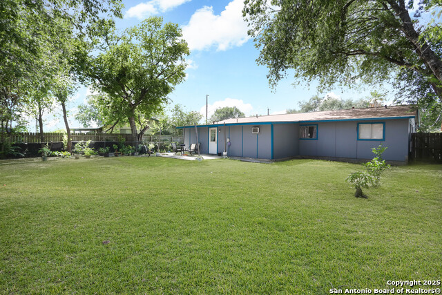 246 Flintstone Ln, Universal City, Texas image 27