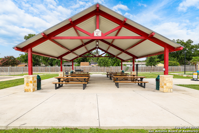 246 Flintstone Ln, Universal City, Texas image 32