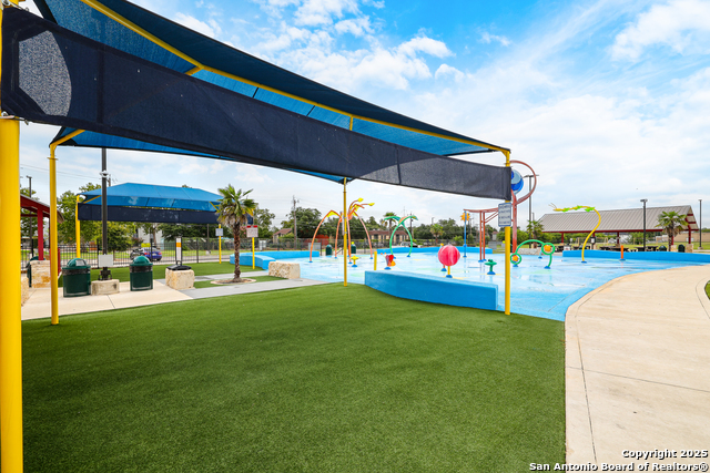 246 Flintstone Ln, Universal City, Texas image 36