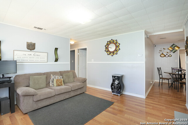 246 Flintstone Ln, Universal City, Texas image 5