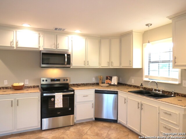226 River Bluff, Lytle, Texas image 4
