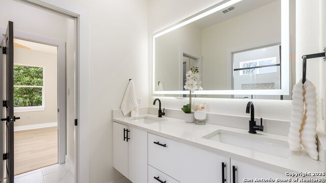 527 Montana, San Antonio, Texas image 21