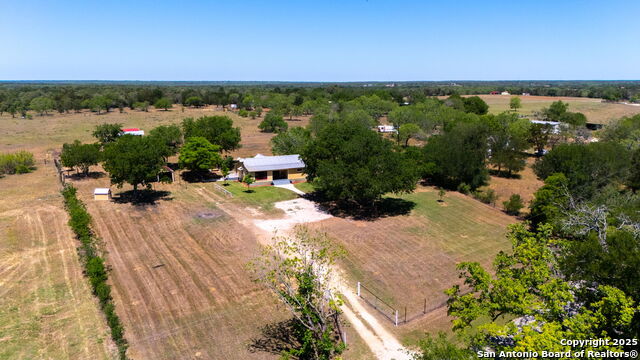 395 Dale Ln, Dale, Texas image 2