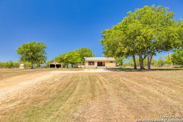 395 Dale Ln, Dale, Texas image 3