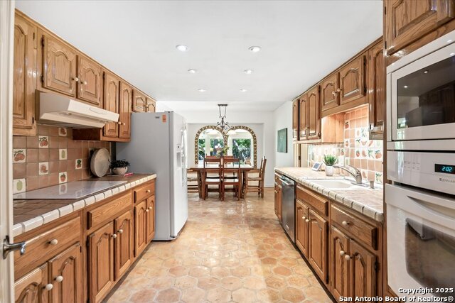 2719 Whisper Dove, San Antonio, Texas image 19