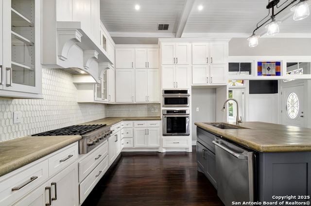 327 Barrera, San Antonio, Texas image 11