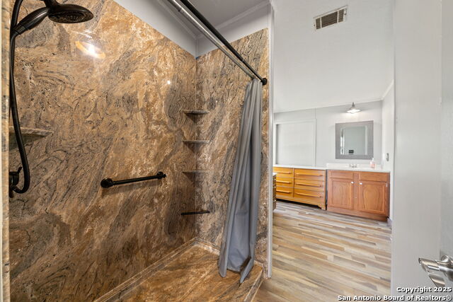 357 Dallas, Bandera, Texas image 16