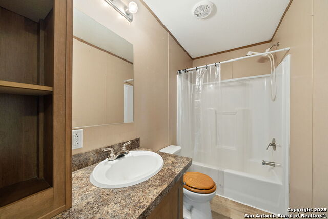 357 Dallas, Bandera, Texas image 47