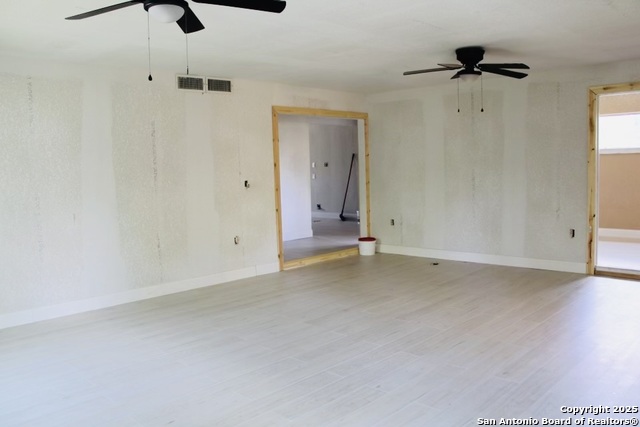 412 E Oak St, Uvalde, Texas image 6