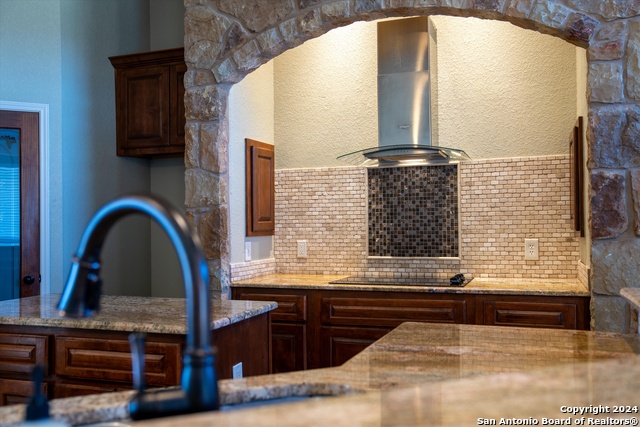 117 Abrego Run, Floresville, Texas image 11
