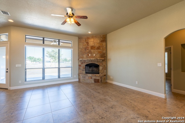117 Abrego Run, Floresville, Texas image 14