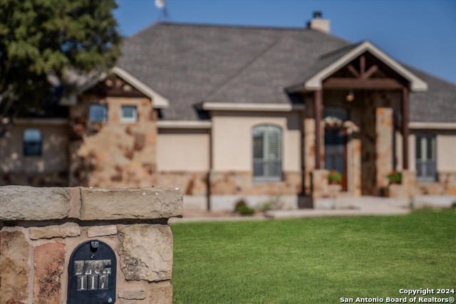 117 Abrego Run, Floresville, Texas image 2
